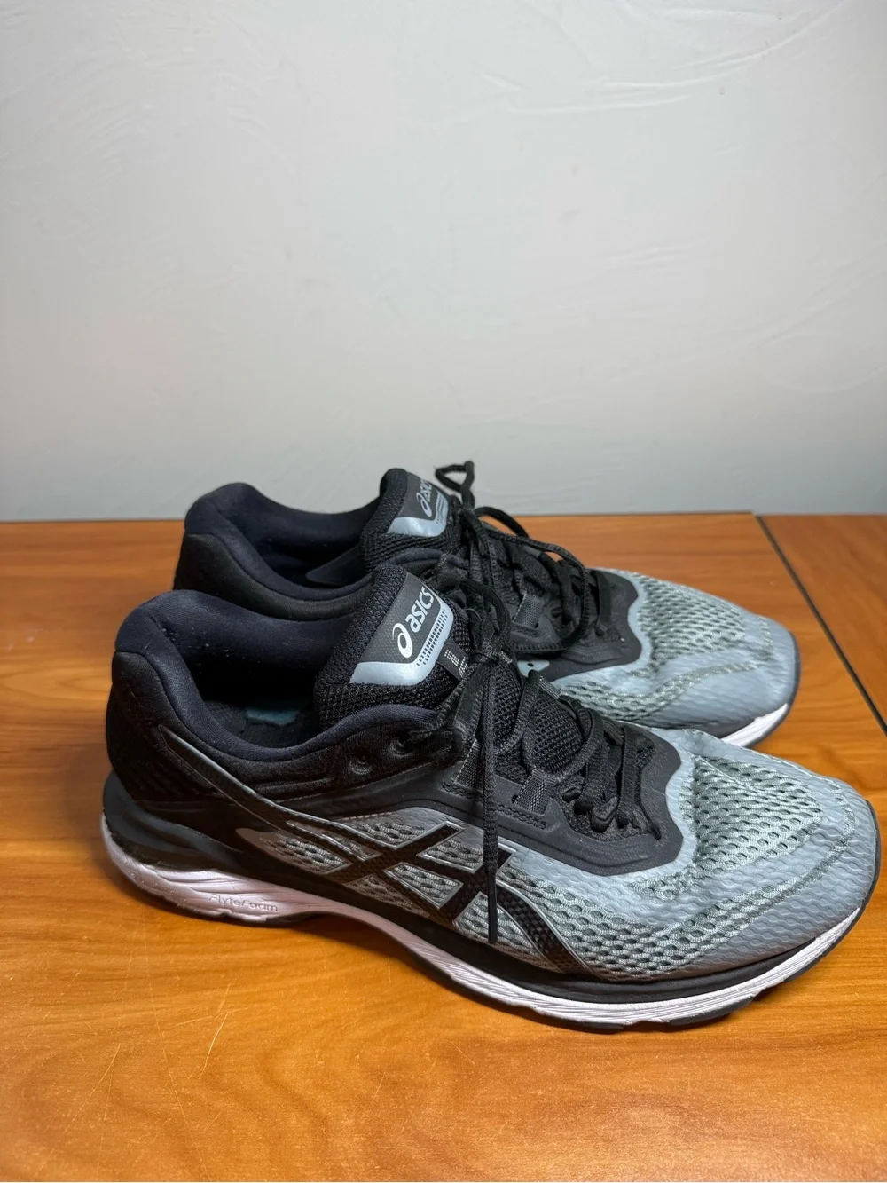 ASICS GT-2000 Mens Running Trainers Shoes Sneakers T606N Black Grey 10.5